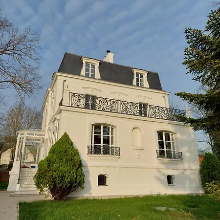 Ubytování v soukromí La Maison Elegante, Proche Gare Et Centre De Brunoy