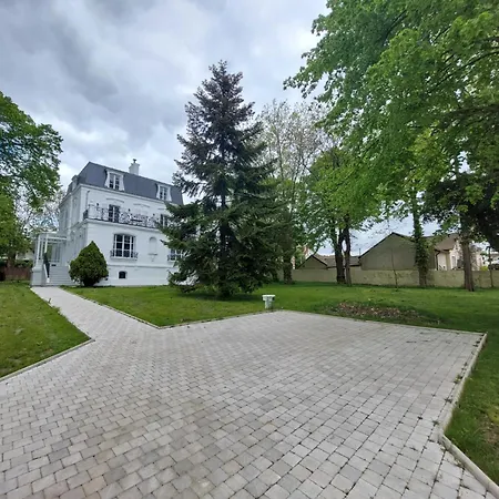 La Maison Elegante, Proche Gare Et Centre De Ubytování v soukromí Brunoy